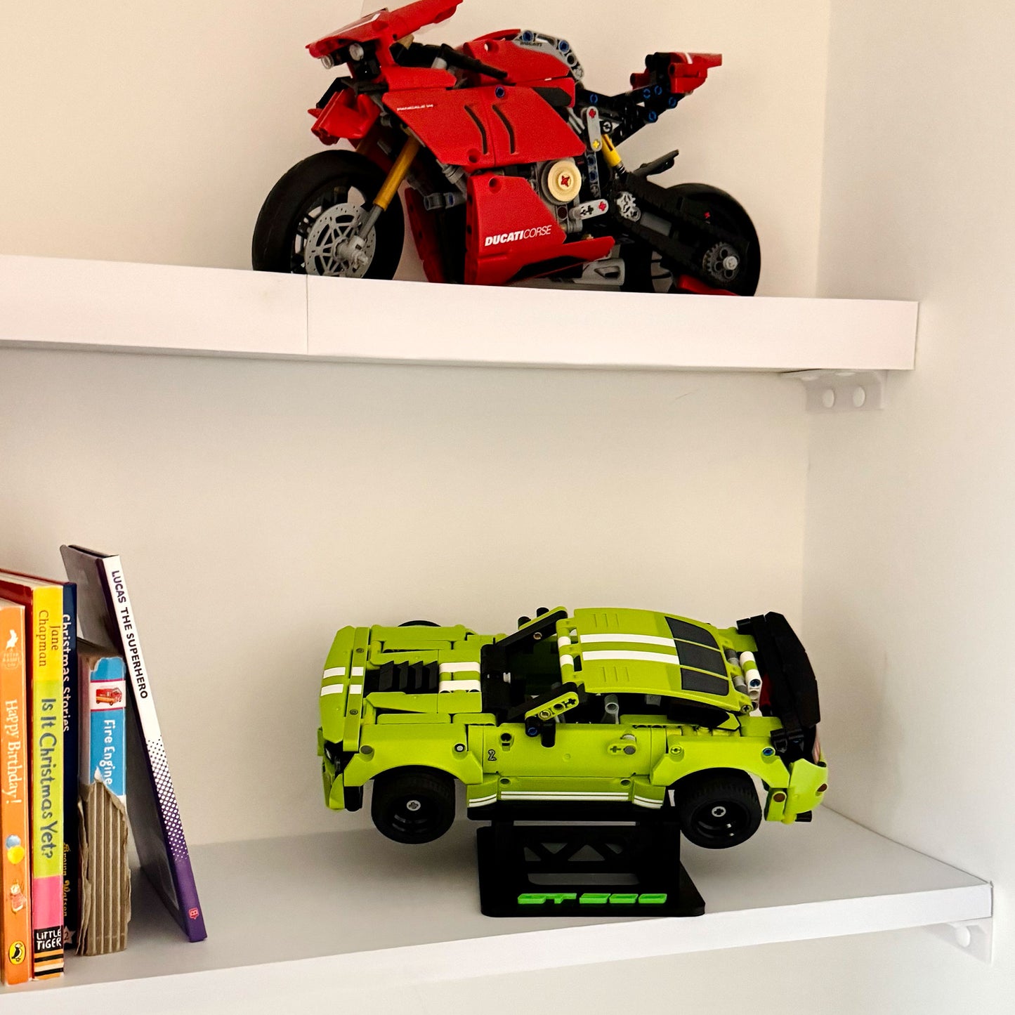 Shelf Display Stand for LEGO® Technic Ford Mustang Shelby GT500 (42138)